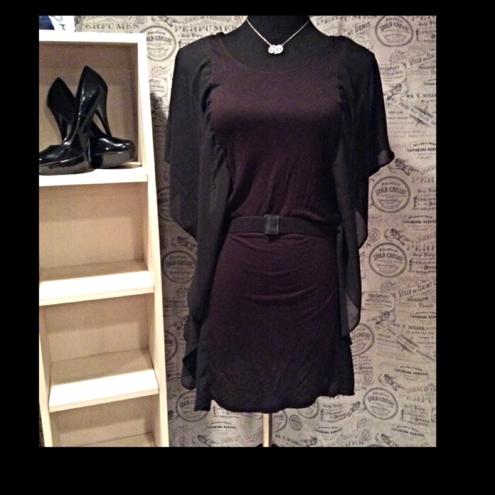 🚫SOLD🚫NWT Black H & M mini dress with belt Sz XS